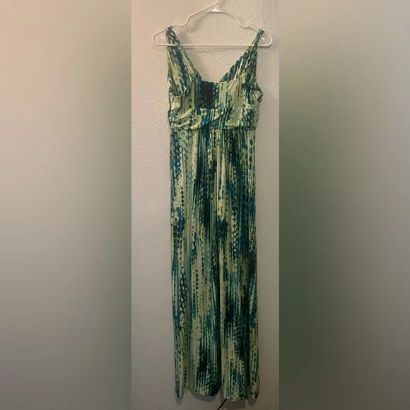 Soma Green and White Maxi  Dress with Pleats Size Medium - Picture 2 of 7